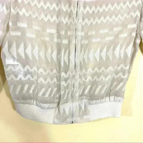 BCBGMaxAzria Creme Aztec Sheer Full Zip Cropped Bomber Jacket Size XXS - Picture 4 of 16